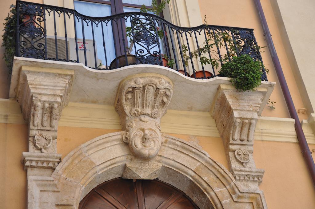 Albergo La Perla กาญารี ภายนอก รูปภาพ
