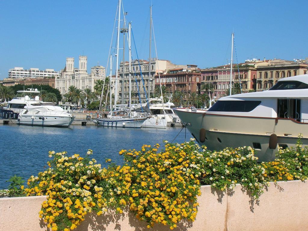 Albergo La Perla กาญารี ภายนอก รูปภาพ
