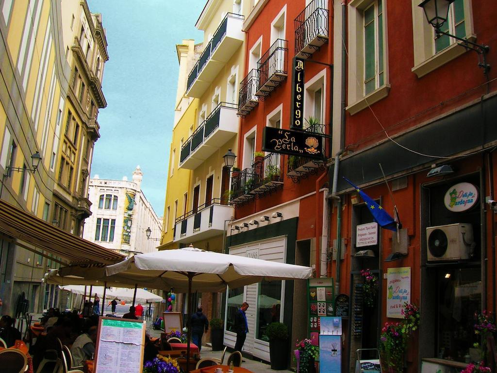 Albergo La Perla กาญารี ภายนอก รูปภาพ
