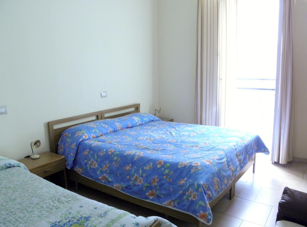 Albergo La Perla กาญารี ภายนอก รูปภาพ